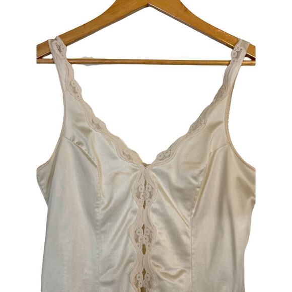 Warner's Frostings Women's Peekaboo Lace Trim Pullover Camisole Top Size M Beige - Picture 2 of 6